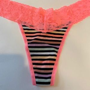 NWT VICTORIA’S SECRET LACEY with multi color   L